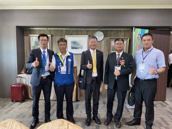 109年6月18日省聯會第十屆第1次會員代表大會於南投縣經典大飯店召開,黃理事長兆堂,宋副理事長文欽,李副理事長天保,陳副理事長俊光,林理事孟生參加會議