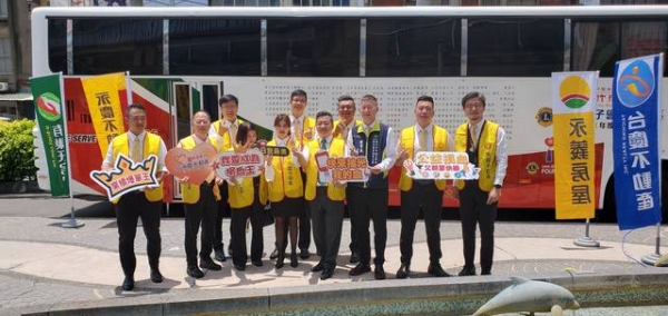 111年8月5日宋理事長文欽參加永慶.台慶.有巢氏.永義四品牌在  巨城百貨及西大路捐血站舉辦的捐血活動.各店東同仁熱烈響應並參與活動.