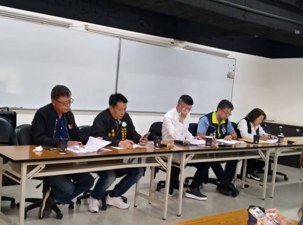 111年12月6日本會於本公會教育訓練室召開第十屆第6次定期理監事會議