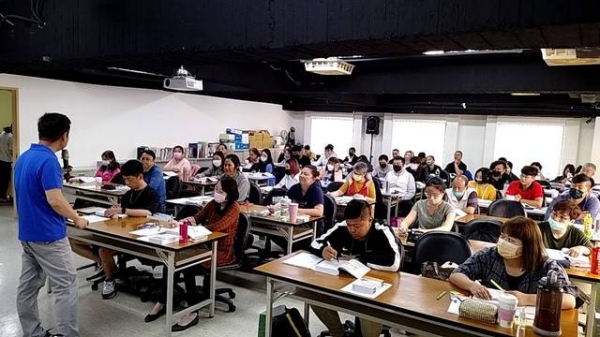 112年5月20日本會經紀人培訓班如期開訓。本期學員逾50人,招收學員來自各會員公司店東及各同業先進
