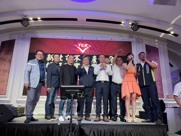 112年8月7日宋理事長文欽、黃榮譽理事長兆堂、李常監天保參加新北巿公會主辦北區聯誼會活動