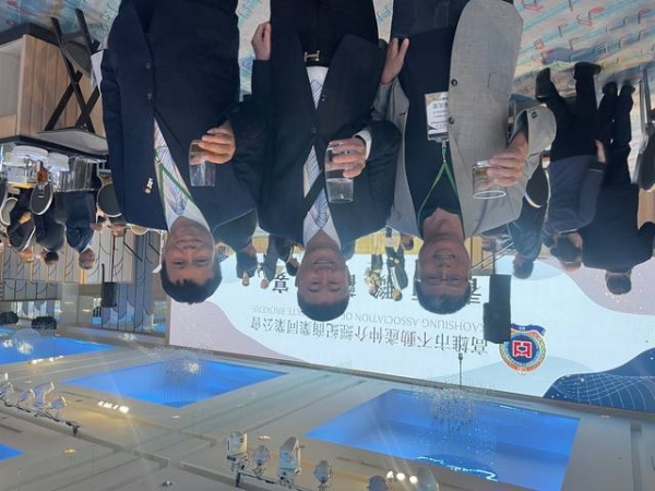 113年3月25日,高雄市不動產仲介公會二代新館落成啟用典禮、年度春酒晚宴暨全聯會理監事會議,本會宋理事長文欽、黃榮譽理事長兆堂、及李常監天保出席。