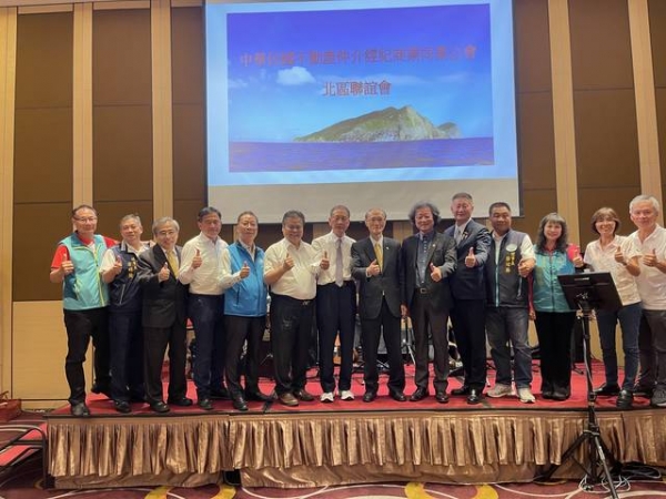 113年6月27日中華民國不動產仲介經紀商業同業公會北區聯誼會在宜蘭召開,本會宋理事長文欽、黃榮譽理事長、李常監天保、曾副理事長建樺、曾理事瑞燕參加典禮.